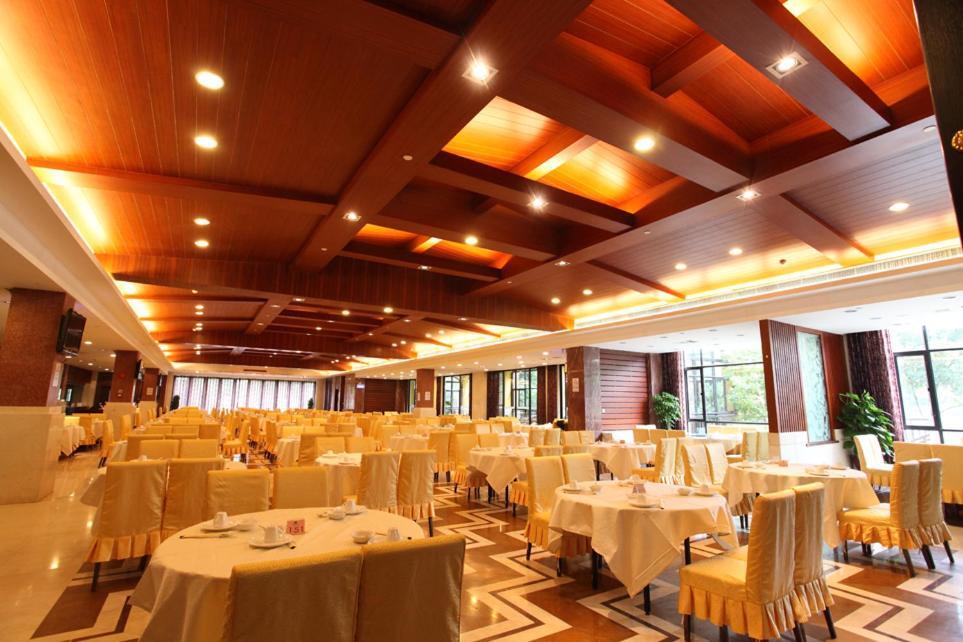 Green Lake Hot Spring Hotel Foshan Exterior photo