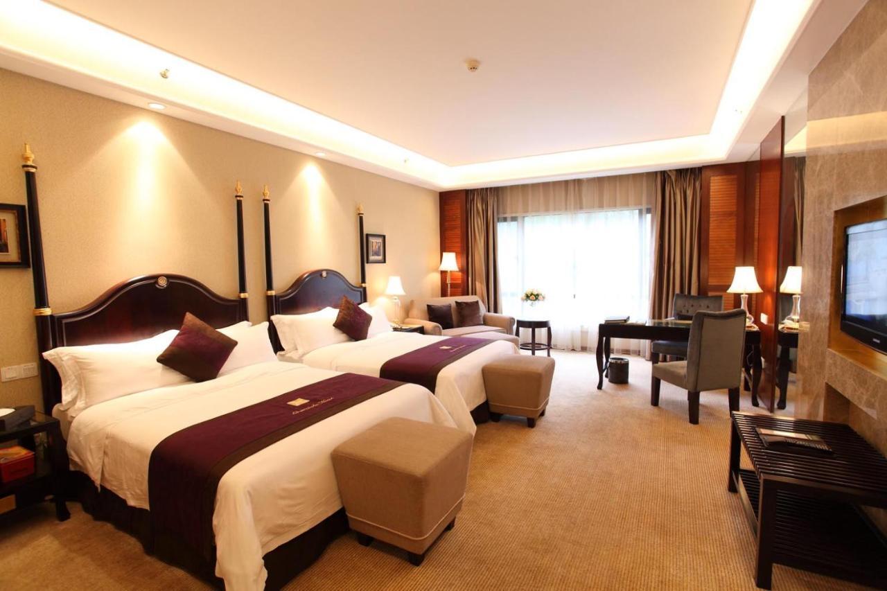 Green Lake Hot Spring Hotel Foshan Exterior photo